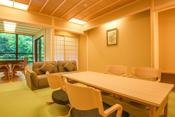 Dining Photos