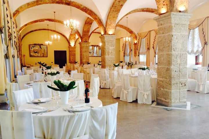 Ballroom/Hall 32 of 60