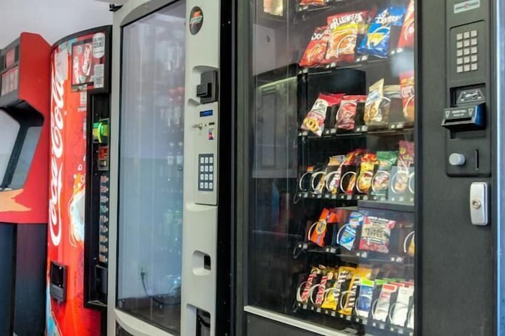 Snack bar