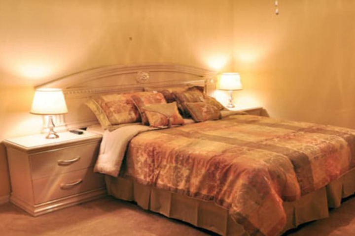 Room 9 of 14