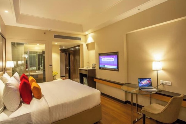Room 40 of 74