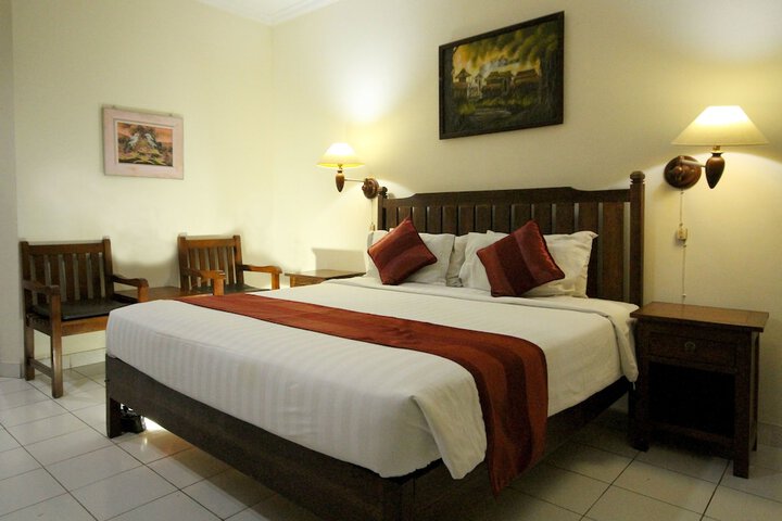Room 5 of 33
