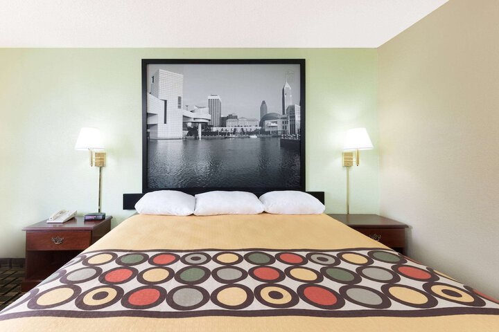 1 King Bed (1 of 8)