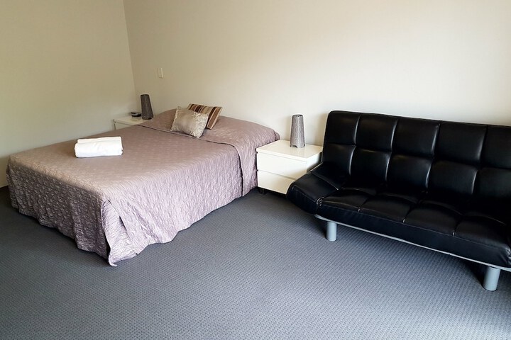 Room 34 of 136