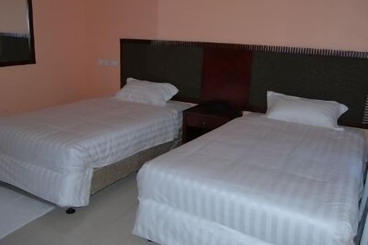 Room 3 of 18