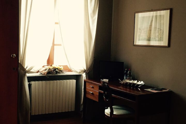 Room 11 of 64
