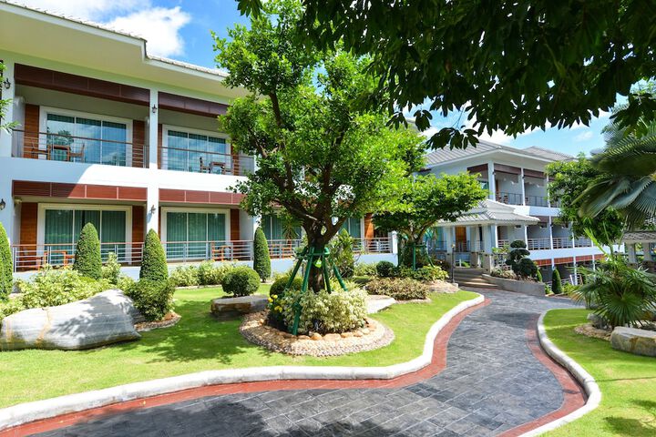 Hotel Exterior 51 of 56