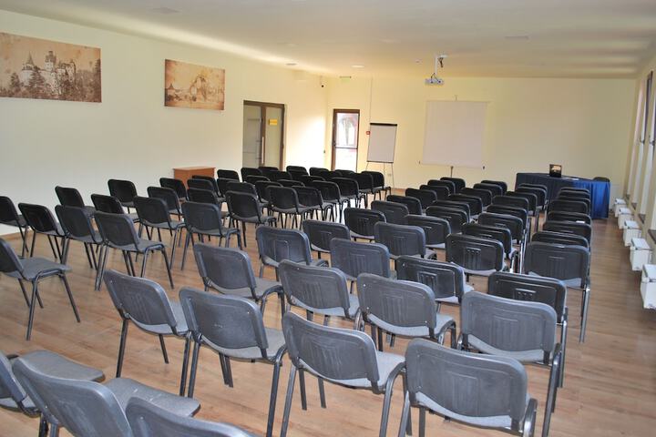 Business Center 93 of 106