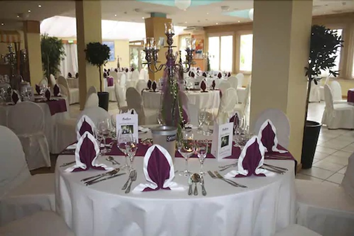 Ballroom/Hall 42 of 52