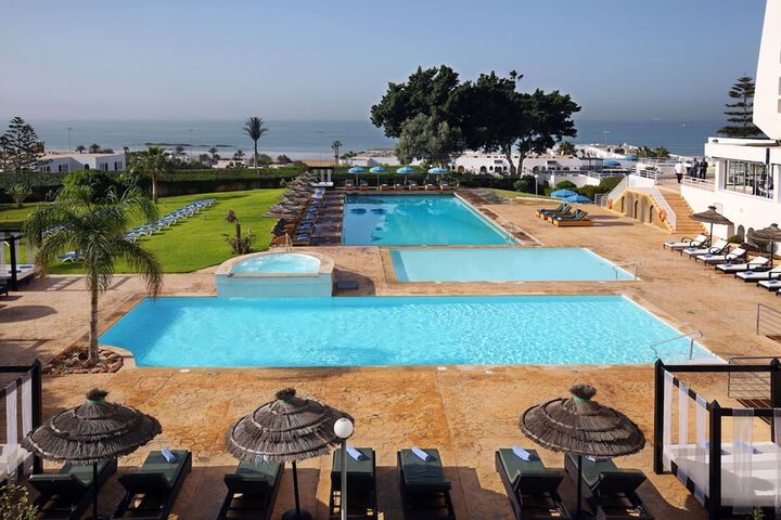 Hotel with Pool