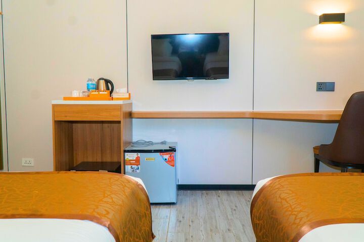 Room 18 of 77