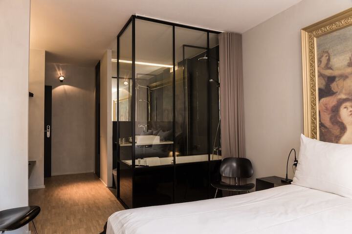 Room 61 of 119