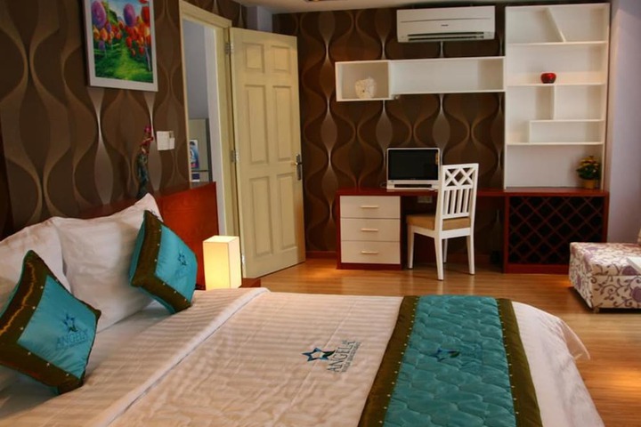 Room 18 of 42