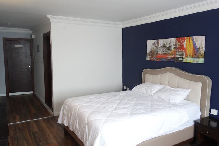 Room 10 of 15