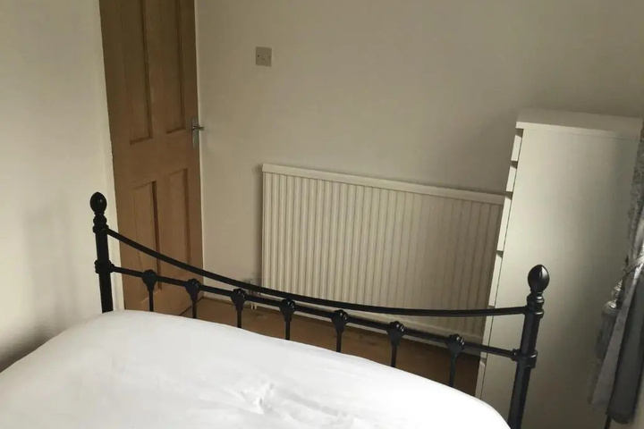 Room 2 of 7