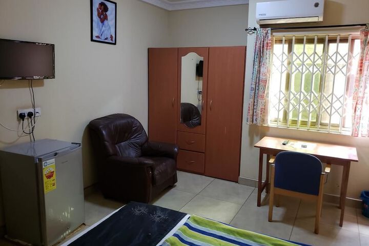 Room 14 of 27