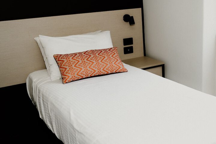 Room 10 of 74