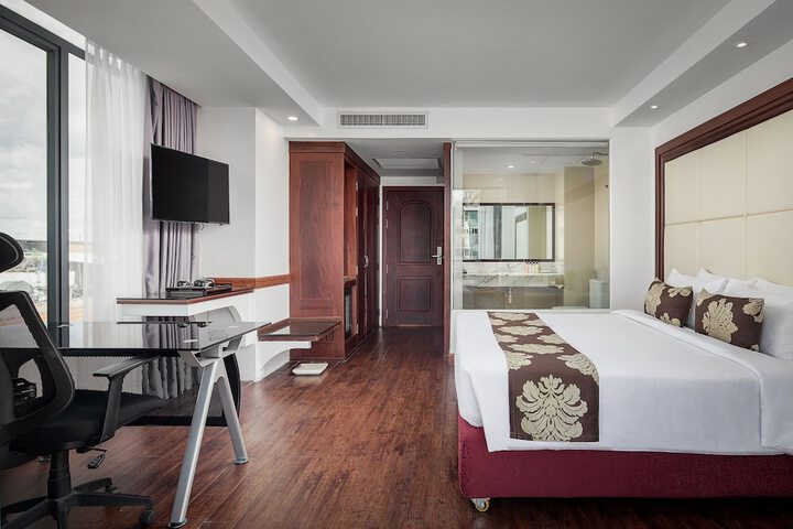 Room 5 of 42