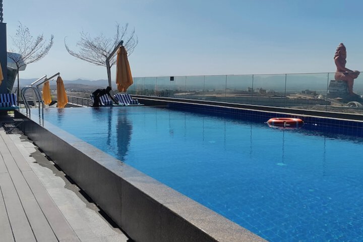Pool 43 of 94