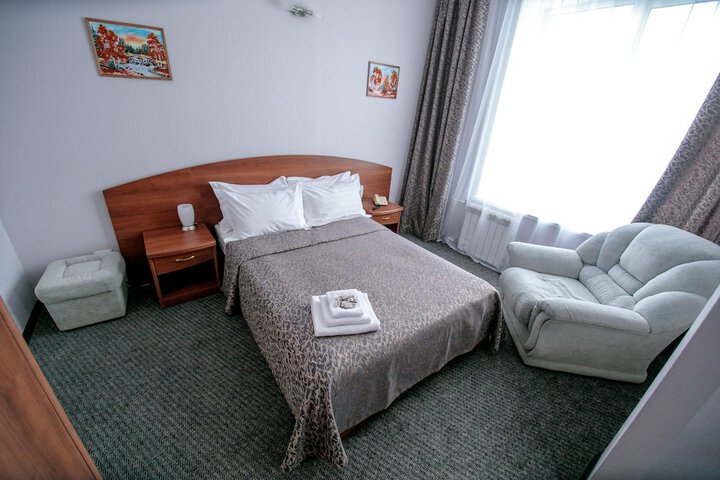 Room 13 of 28