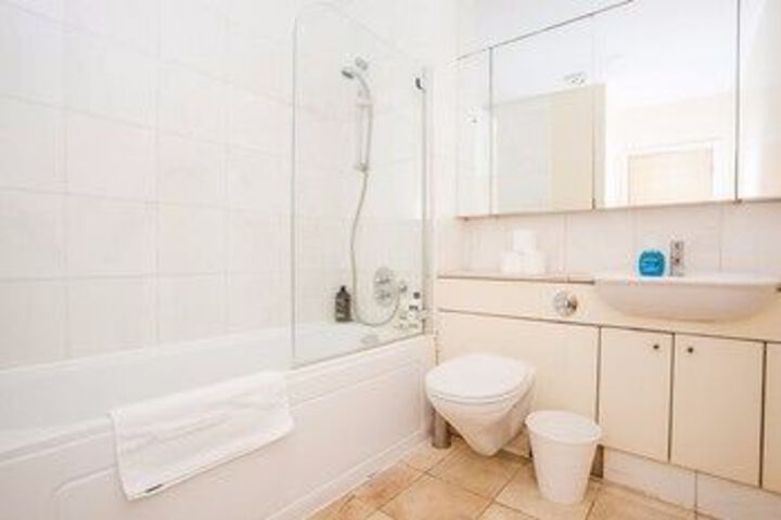 Room 4 of 30