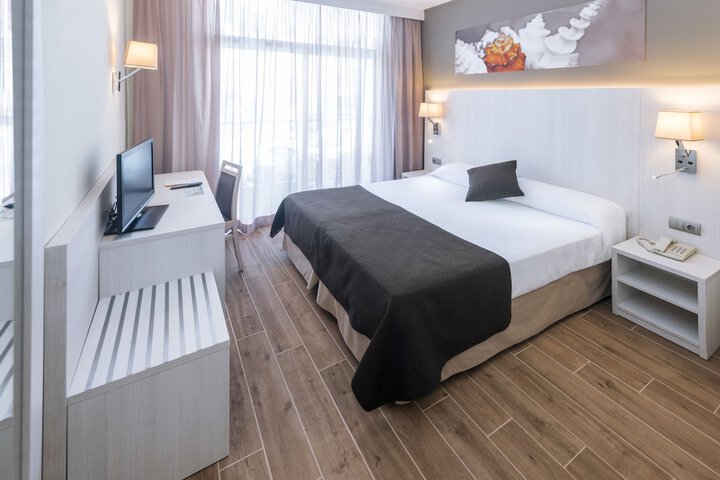 Room 5 of 87