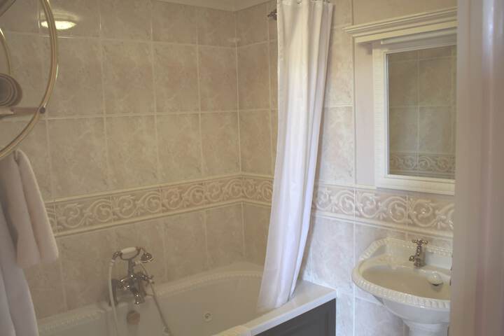 Room 40 of 74
