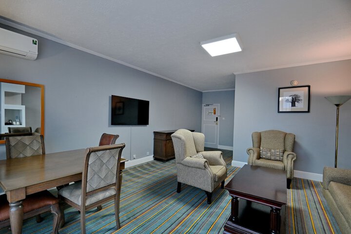 Room 62 of 184
