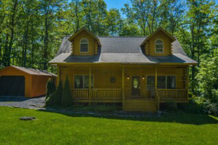 Image of Donovans Dacha 3 Bedroom House