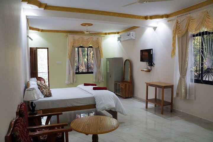 Room 3 of 25