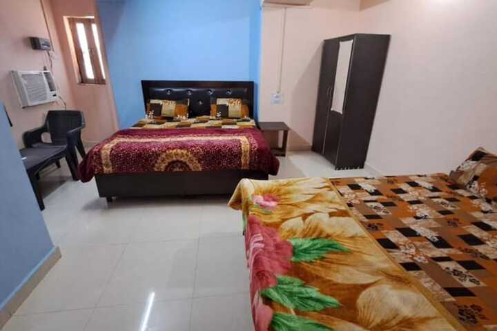 Room 4 of 14