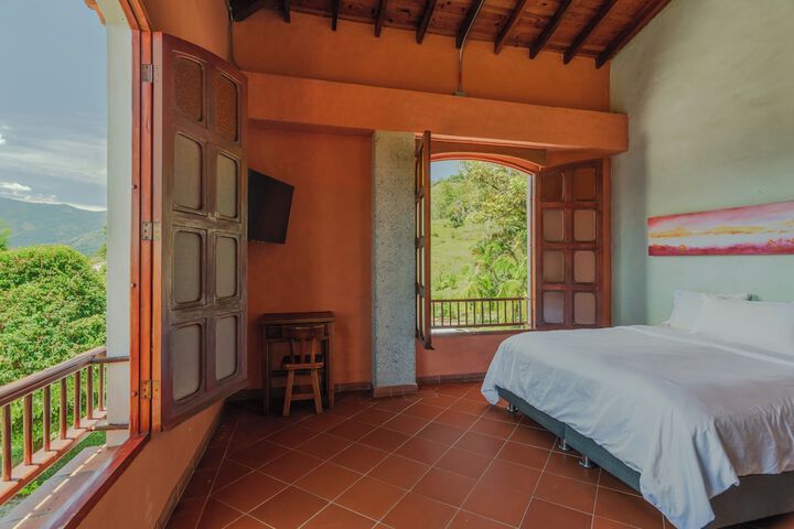 Room 8 of 36