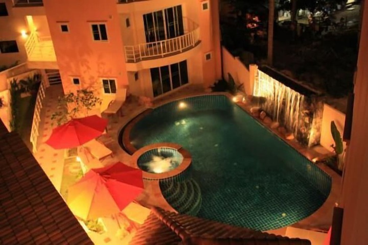 Pool Hotel