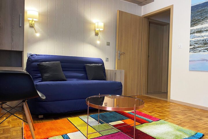 Room 43 of 86