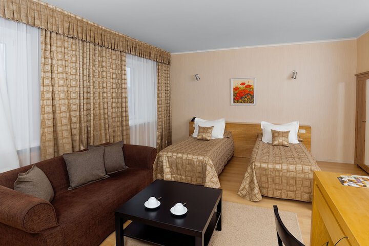 Room 43 of 85