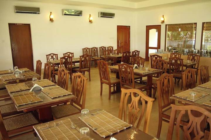 Dining 17 of 23