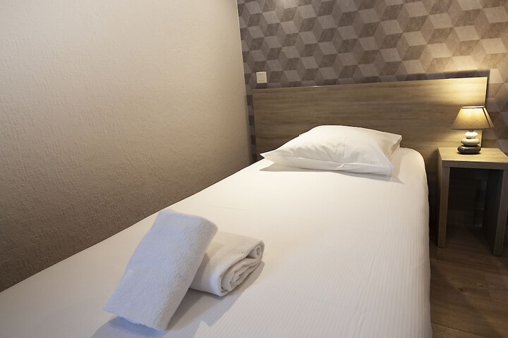 Room 3 of 12