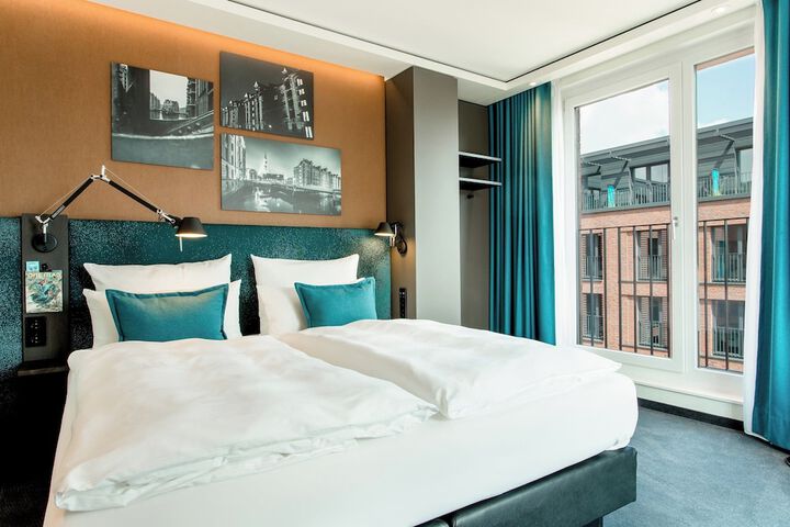 Room 3 of 35