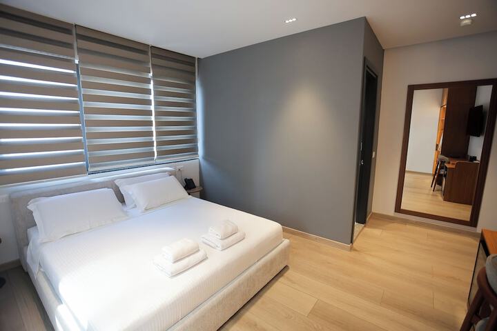Room 55 of 198