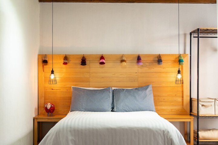 Room 2 of 37