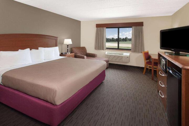 1 King Bed (21 of 22)