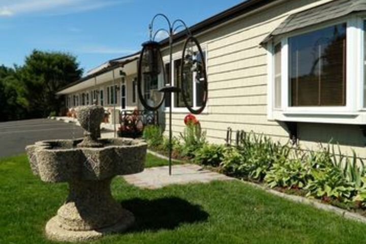 Hotel Exterior 3 of 19