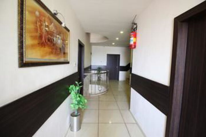 Ballroom/Hall 9 of 12