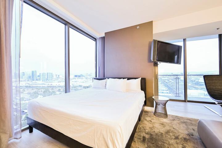 Room 250 of 484