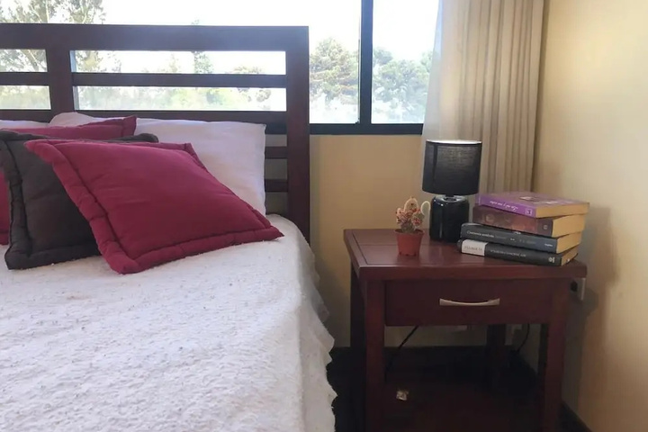 Room 2 of 10