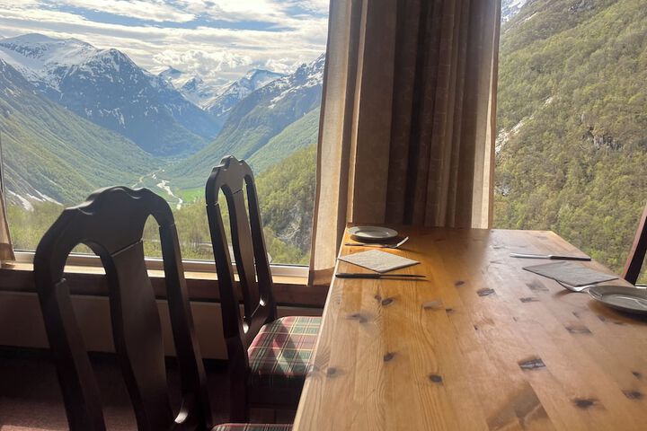 Dining 48 of 79