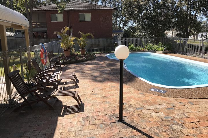 Pool 17 of 26