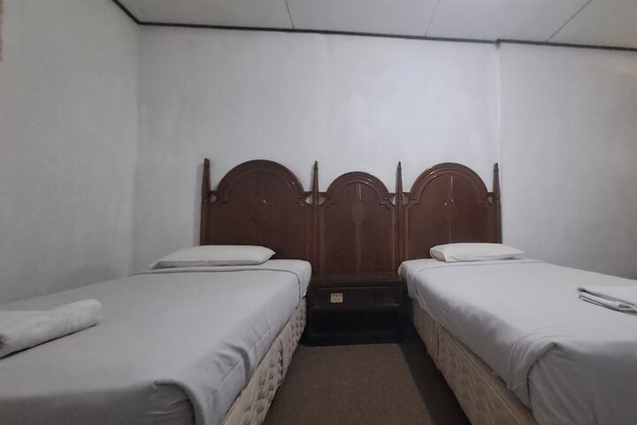 Room 18 of 79
