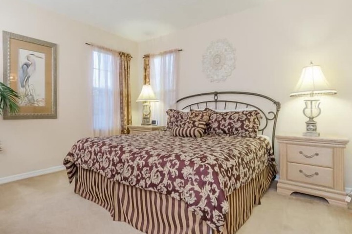 Room 4 of 41