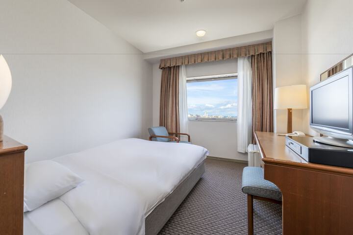 Room 2 of 9